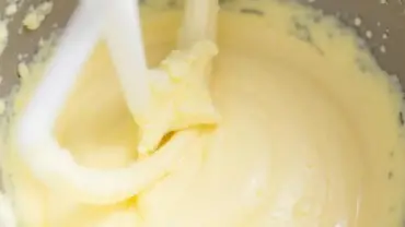 Light and fluffy vegan butter and sugar mixture for cookies