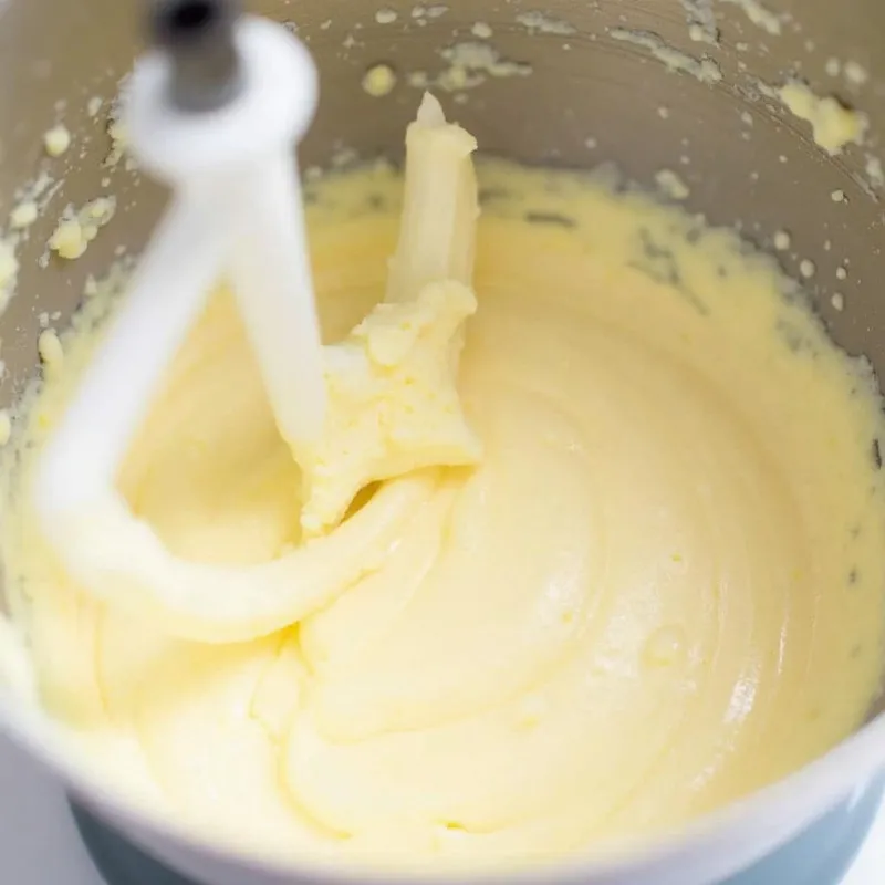 Light and fluffy vegan butter and sugar mixture for cookies