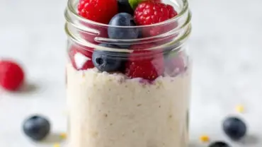 Vegan Overnight Oats with Berries